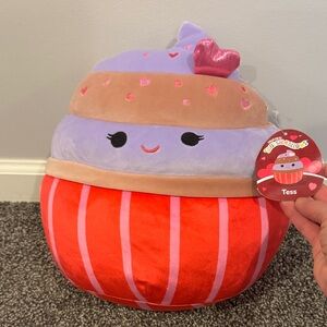 Squishmallow Tess Cupcake
